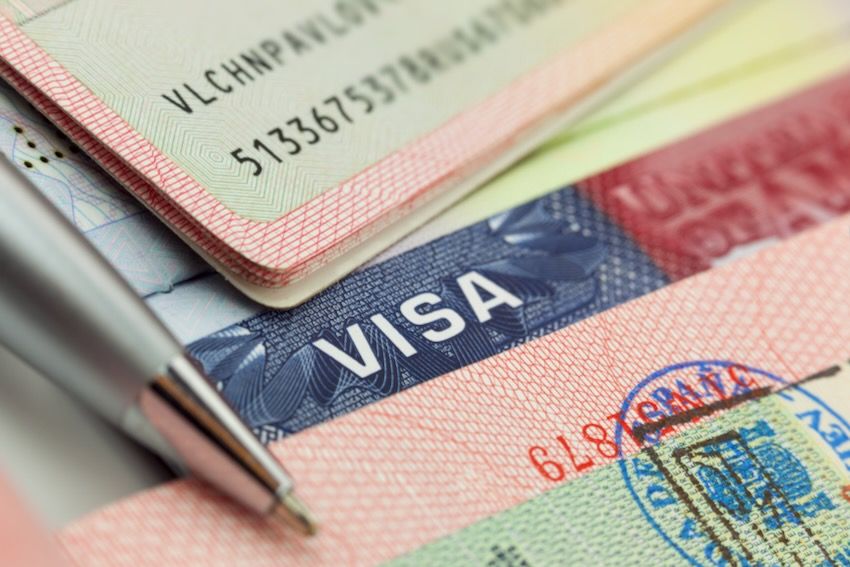Credit_AdobeStock_visa_passport